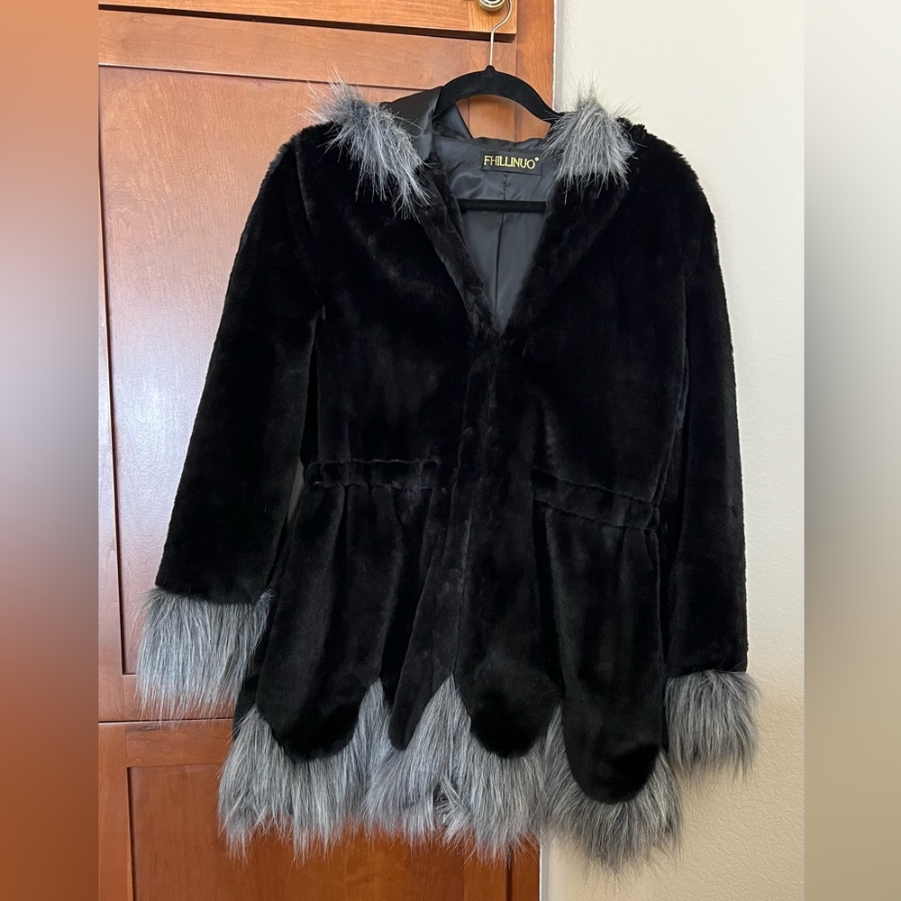 Hooded Faux Fur Parka Black & Gray Size 12 FHILLINUO (Brand) NWOT Ultra Soft